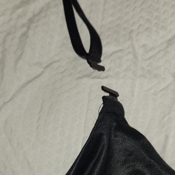 Victoria's Secret Black Bra with Molded Cups and Underwire - Picture 7 of 10